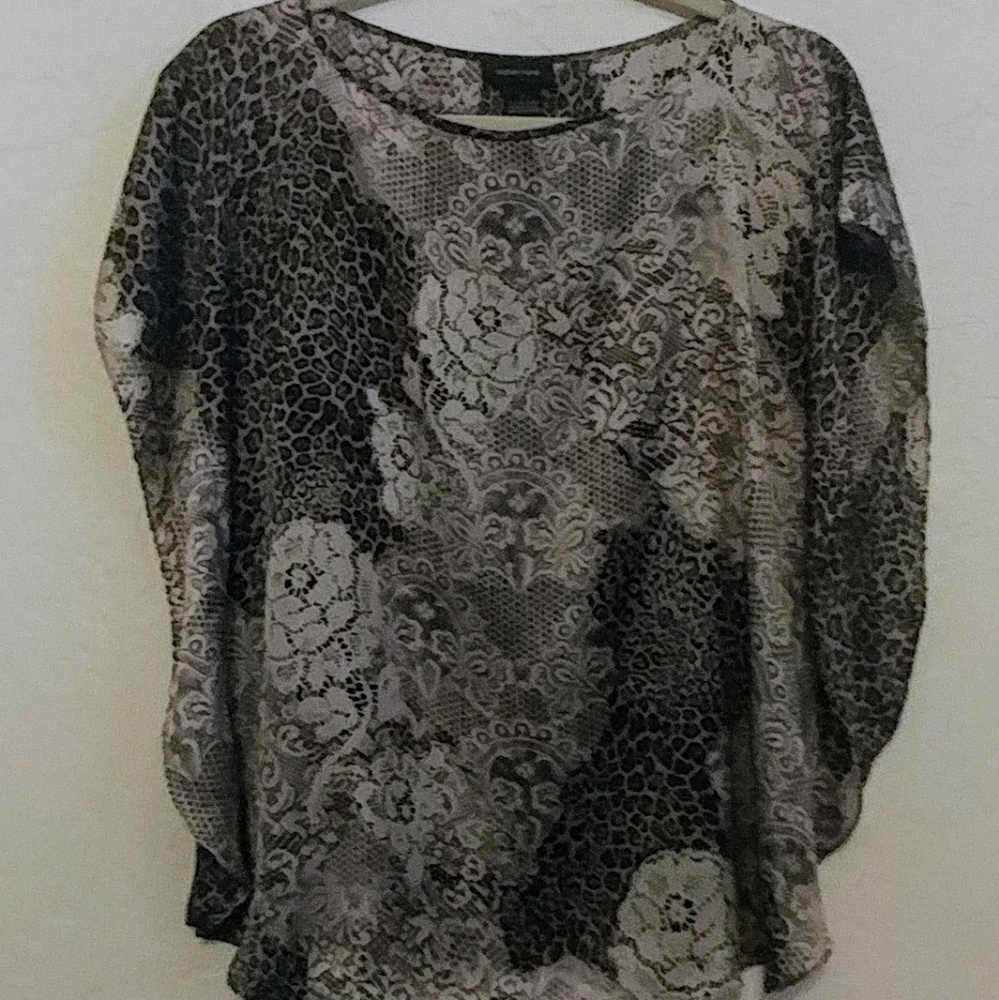 Black & gray pattern top👚